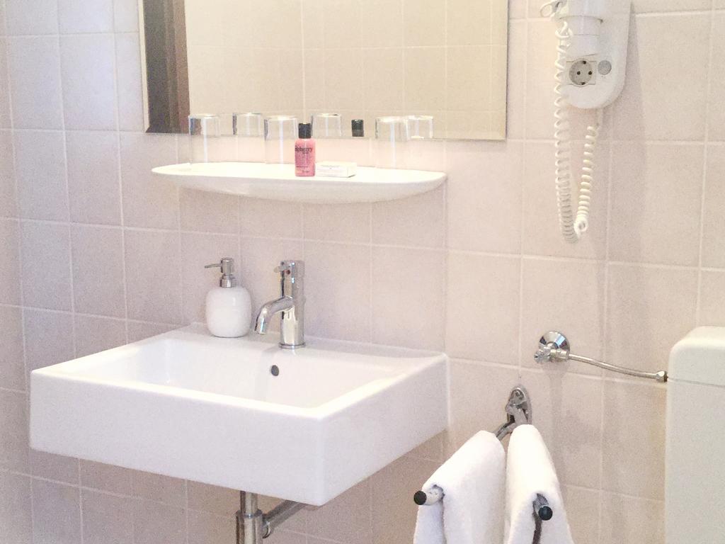 Hotel Hoelscher Solingen Habitación foto